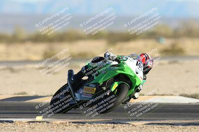 media/Dec-07-2025-CVMA (Sun) [[3e7d2de5dc]]/Race 16-Formula Middleweight/